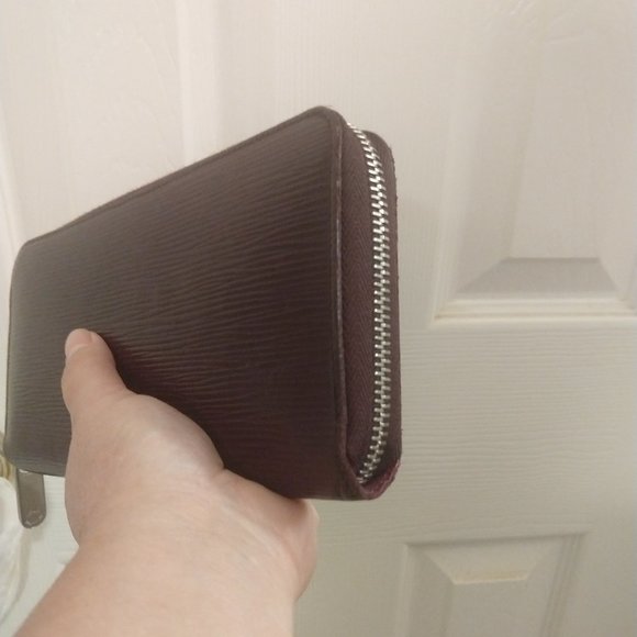 Louis Vuitton Zippy Epi Purple Wallet - Picture 6 of 16